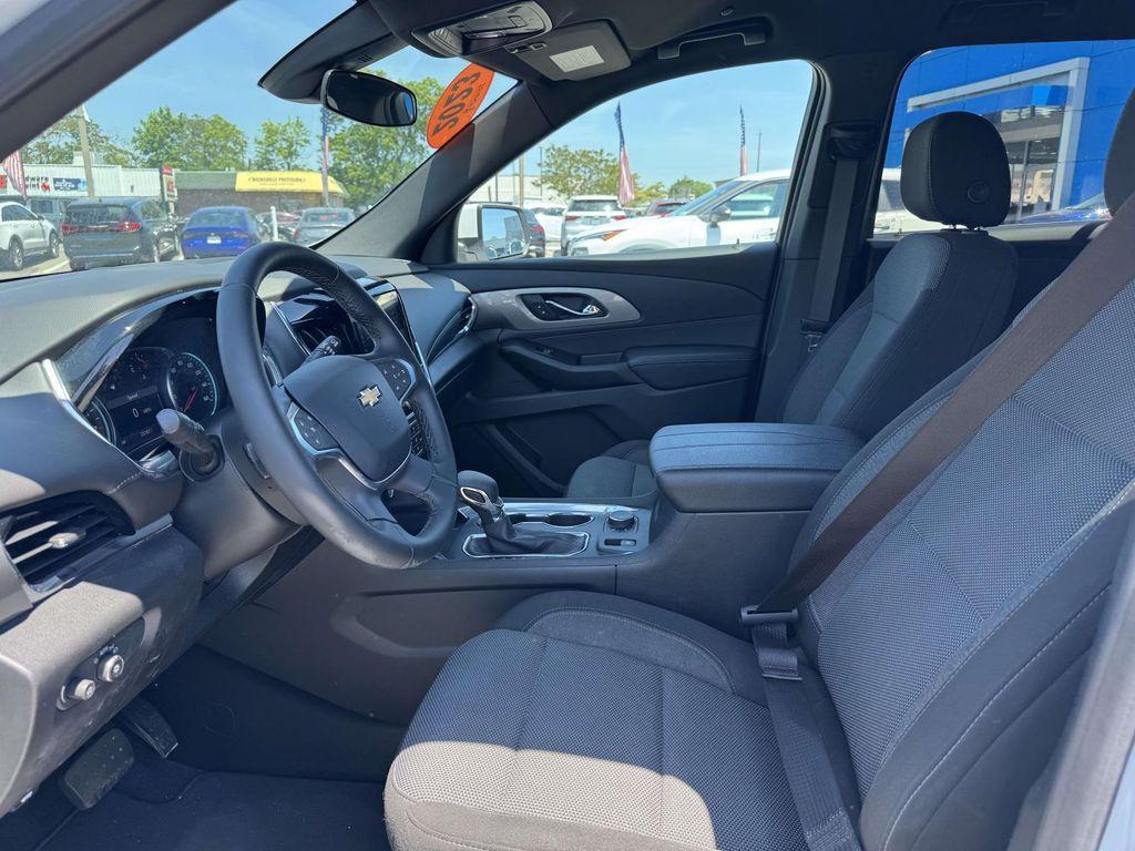 used 2023 Chevrolet Traverse car, priced at $30,525