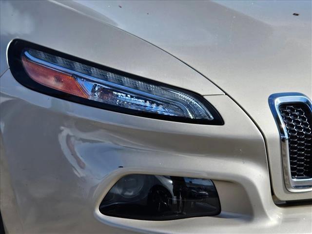 used 2015 Jeep Cherokee car, priced at $10,257