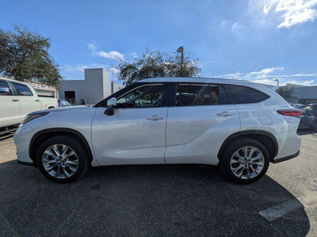used 2022 Toyota Highlander car, priced at $33,595