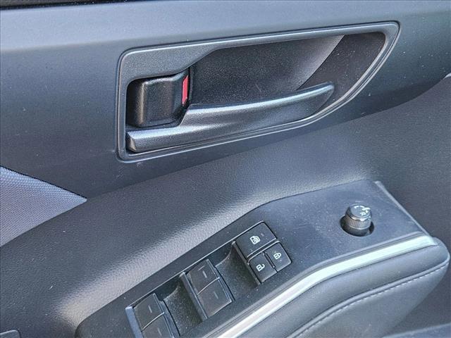 used 2022 Toyota Highlander car, priced at $24,995