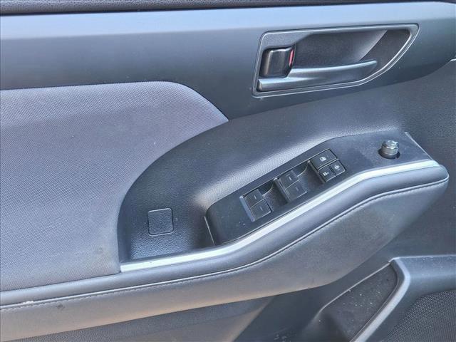 used 2022 Toyota Highlander car, priced at $24,995