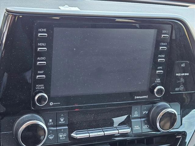 used 2022 Toyota Highlander car, priced at $24,995