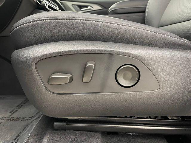 used 2025 Chevrolet Traverse car, priced at $37,999