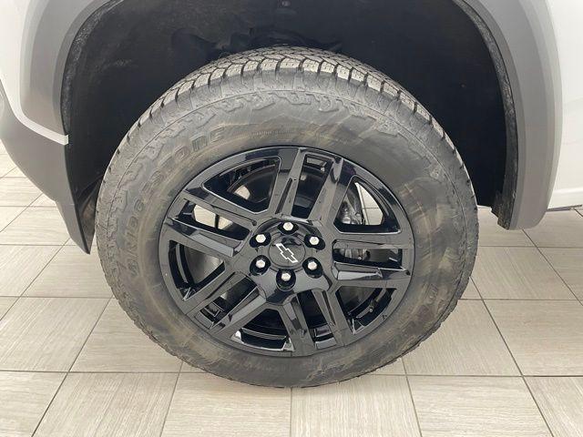 new 2025 Chevrolet Colorado car, priced at $45,000