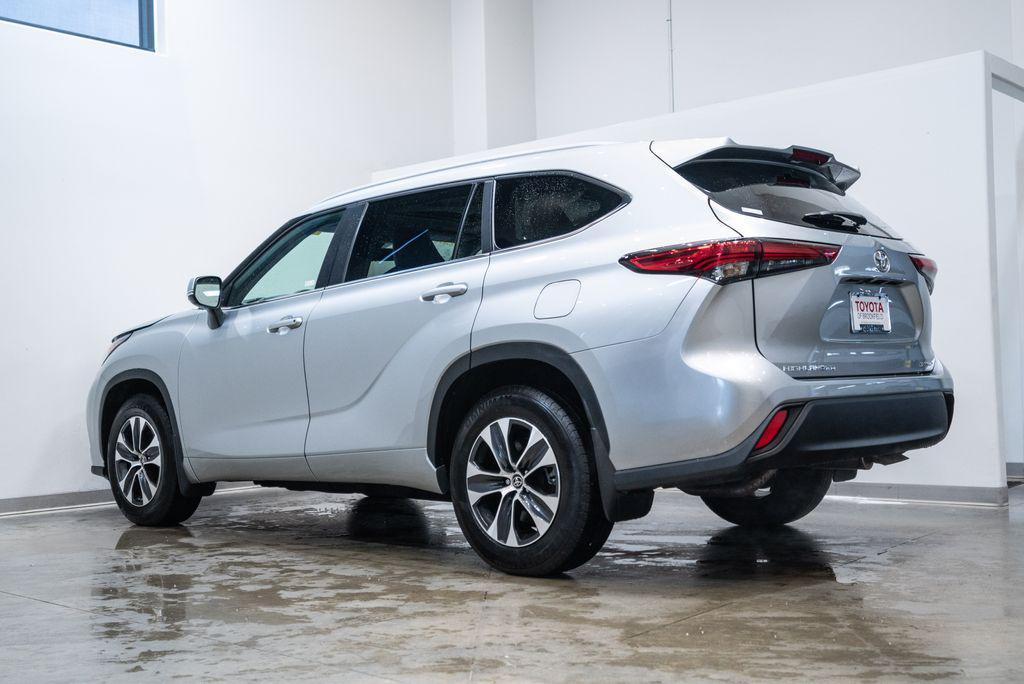 used 2023 Toyota Highlander car, priced at $38,312