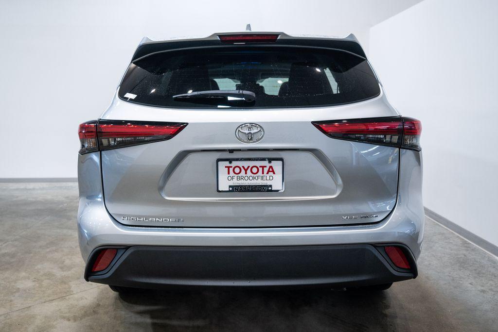 used 2023 Toyota Highlander car, priced at $38,312