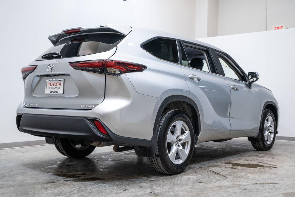 used 2024 Toyota Highlander car, priced at $28,706