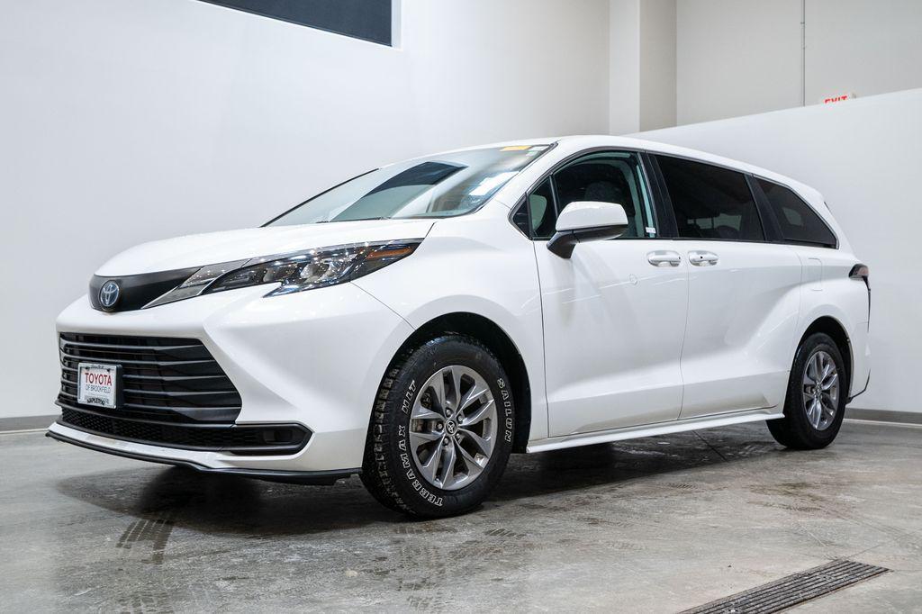 used 2024 Toyota Sienna car, priced at $34,635