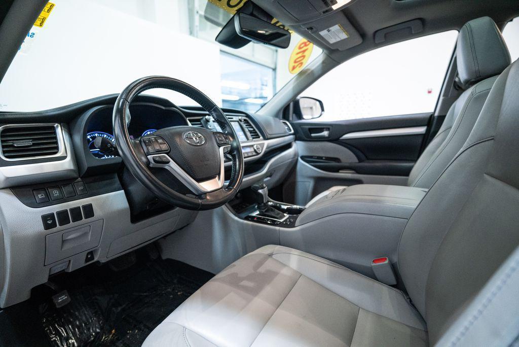 used 2018 Toyota Highlander car, priced at $25,289