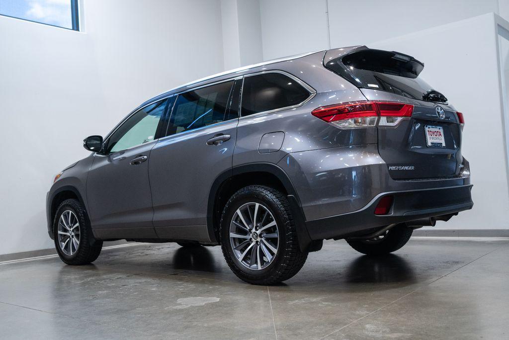 used 2018 Toyota Highlander car, priced at $25,289