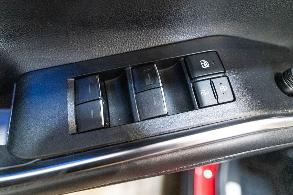 used 2020 Toyota Highlander car, priced at $32,083