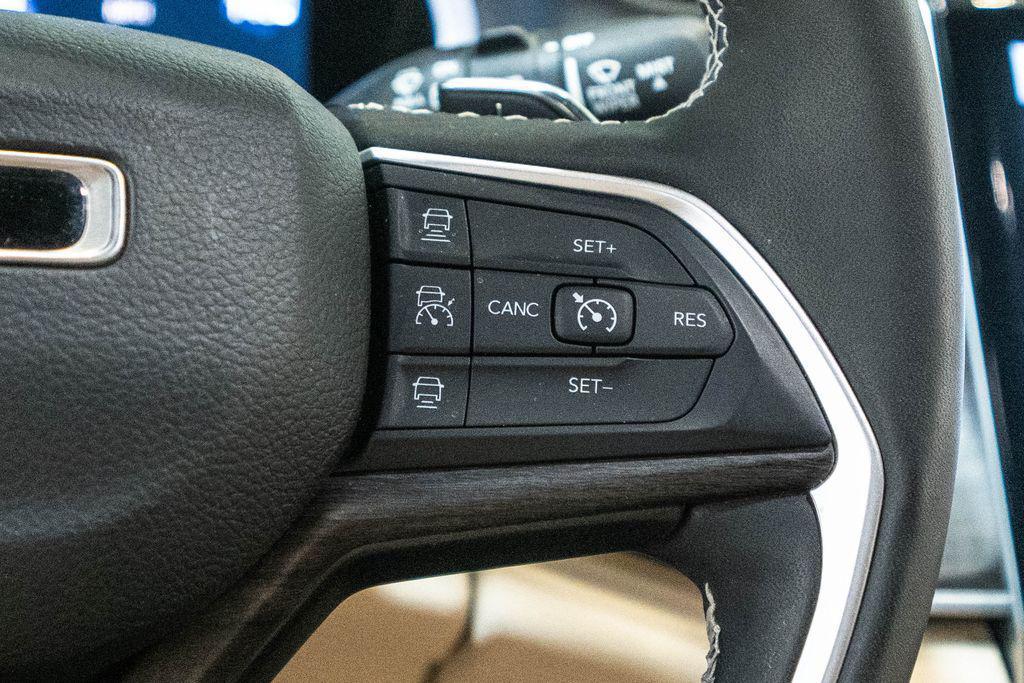 used 2024 Jeep Grand Cherokee car, priced at $34,071
