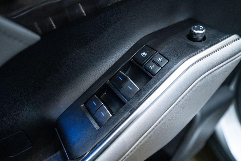 used 2020 Toyota Highlander car, priced at $24,600