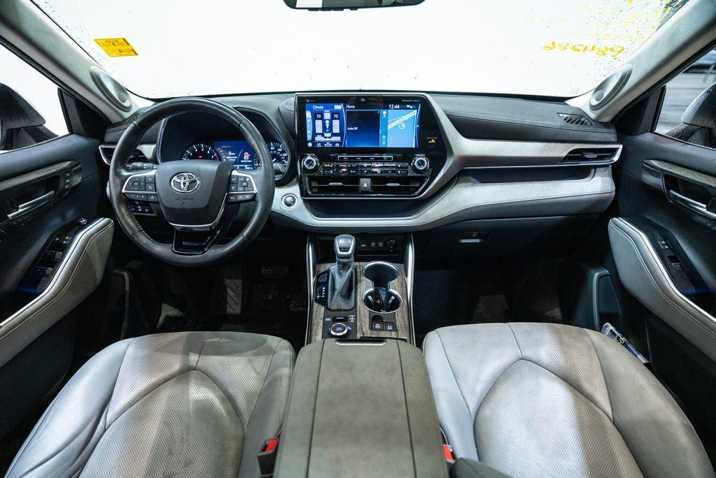 used 2020 Toyota Highlander car, priced at $24,600