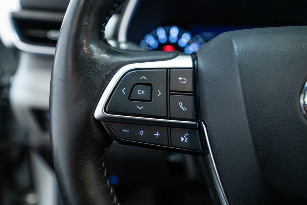 used 2020 Toyota Highlander car, priced at $24,600