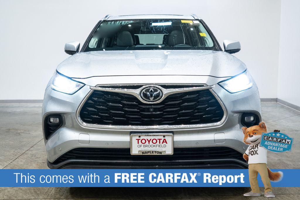 used 2020 Toyota Highlander car, priced at $24,600