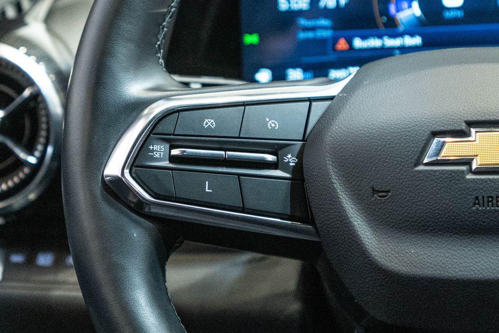 used 2025 Chevrolet Equinox car, priced at $27,041