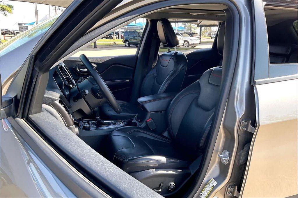 used 2019 Jeep Cherokee car, priced at $19,500