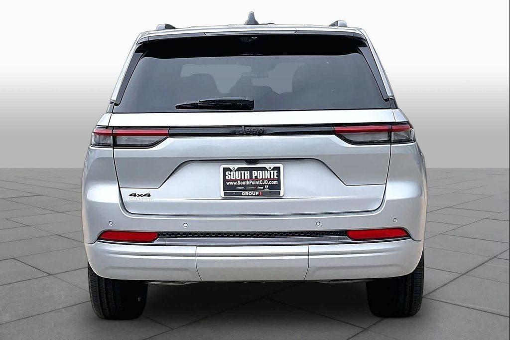 new 2026 Jeep Grand Cherokee car, priced at $47,924