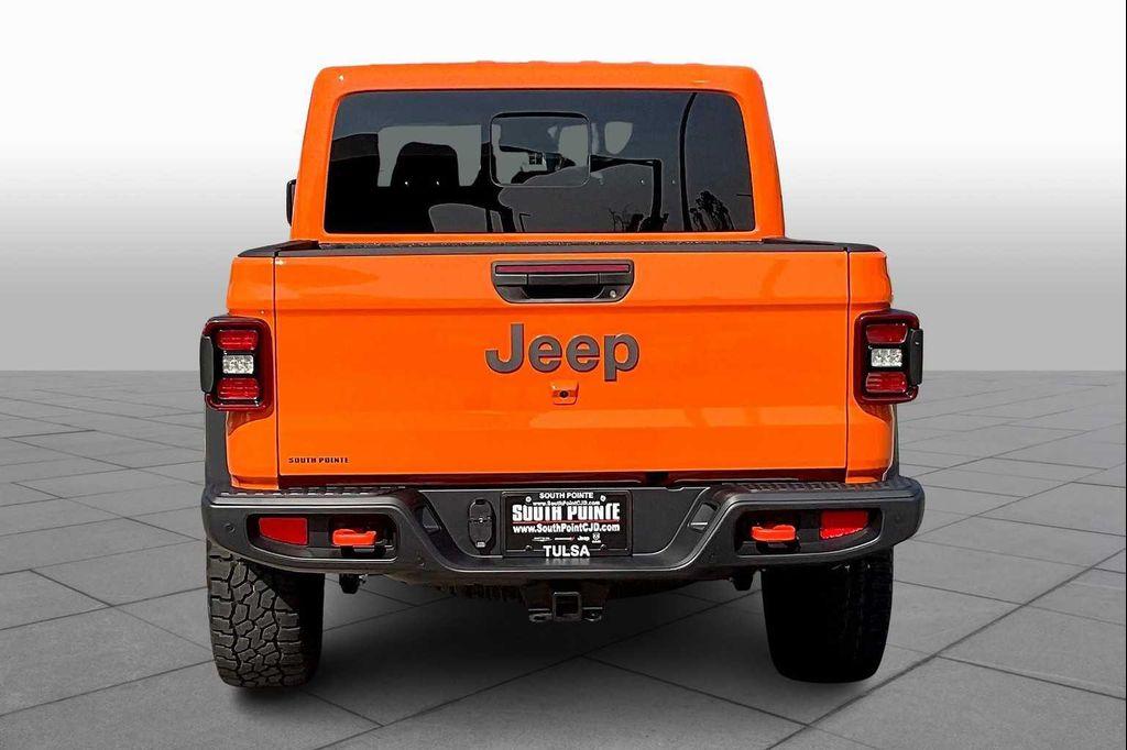 new 2025 Jeep Gladiator car, priced at $56,380