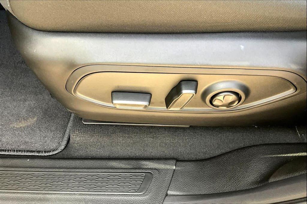 new 2025 Jeep Grand Cherokee L car, priced at $42,915