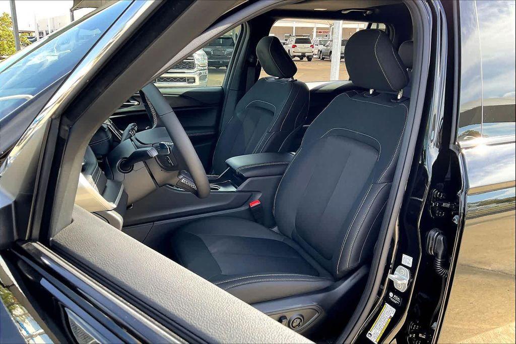 new 2025 Jeep Grand Cherokee L car, priced at $42,915