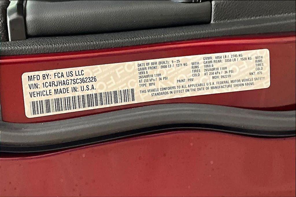 new 2025 Jeep Grand Cherokee car, priced at $41,558