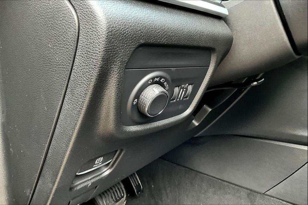 new 2025 Jeep Grand Cherokee car, priced at $41,558