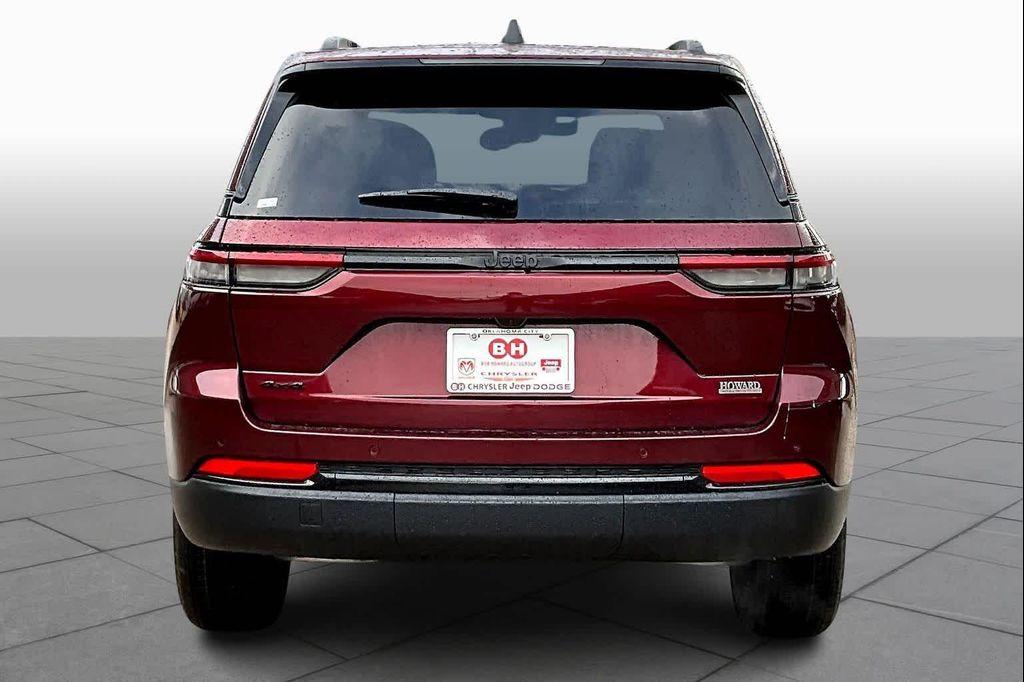 new 2025 Jeep Grand Cherokee car, priced at $41,558