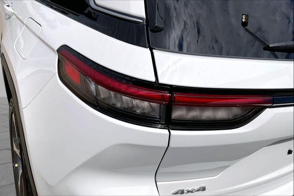 new 2026 Jeep Grand Cherokee car, priced at $43,329