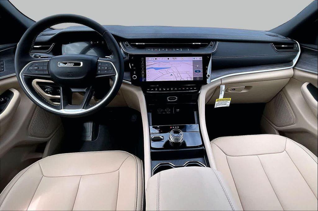 new 2026 Jeep Grand Cherokee car, priced at $43,329