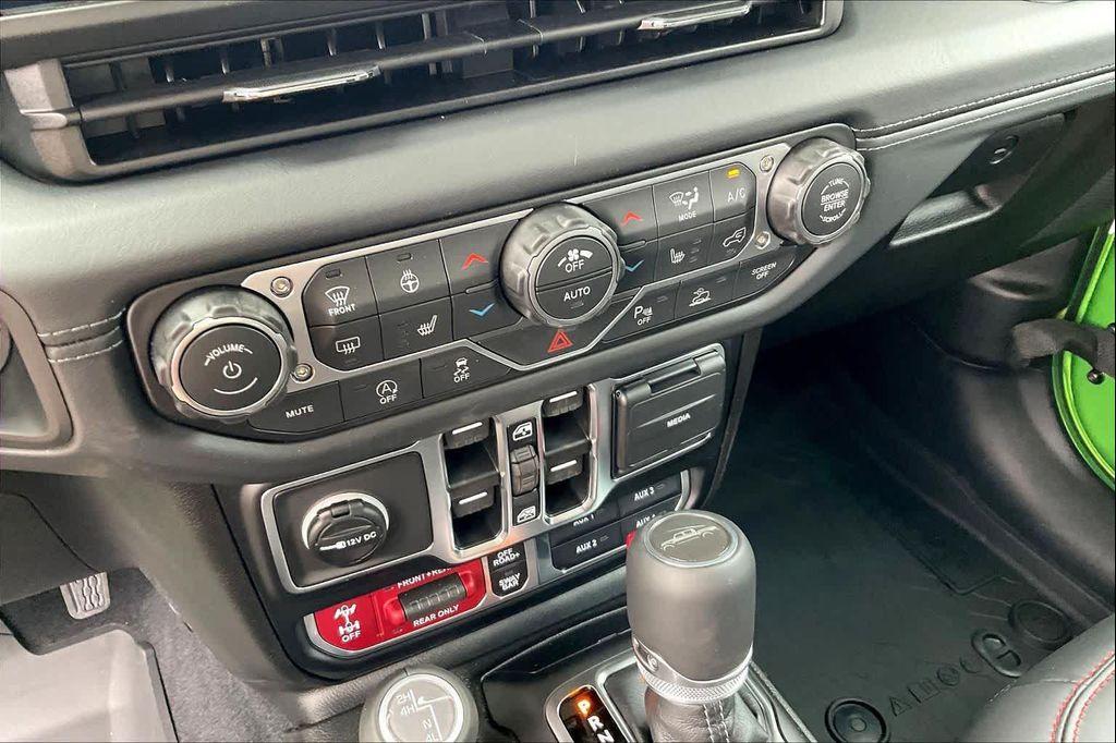 new 2026 Jeep Gladiator car, priced at $61,000