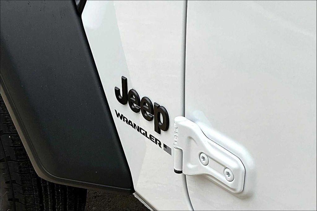 new 2025 Jeep Wrangler car, priced at $44,925