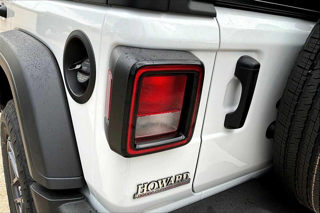 new 2025 Jeep Wrangler car, priced at $44,925