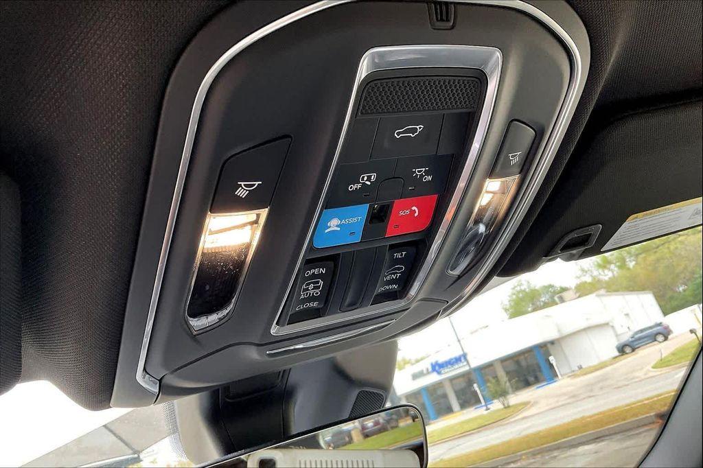 new 2025 Jeep Grand Cherokee car, priced at $33,920