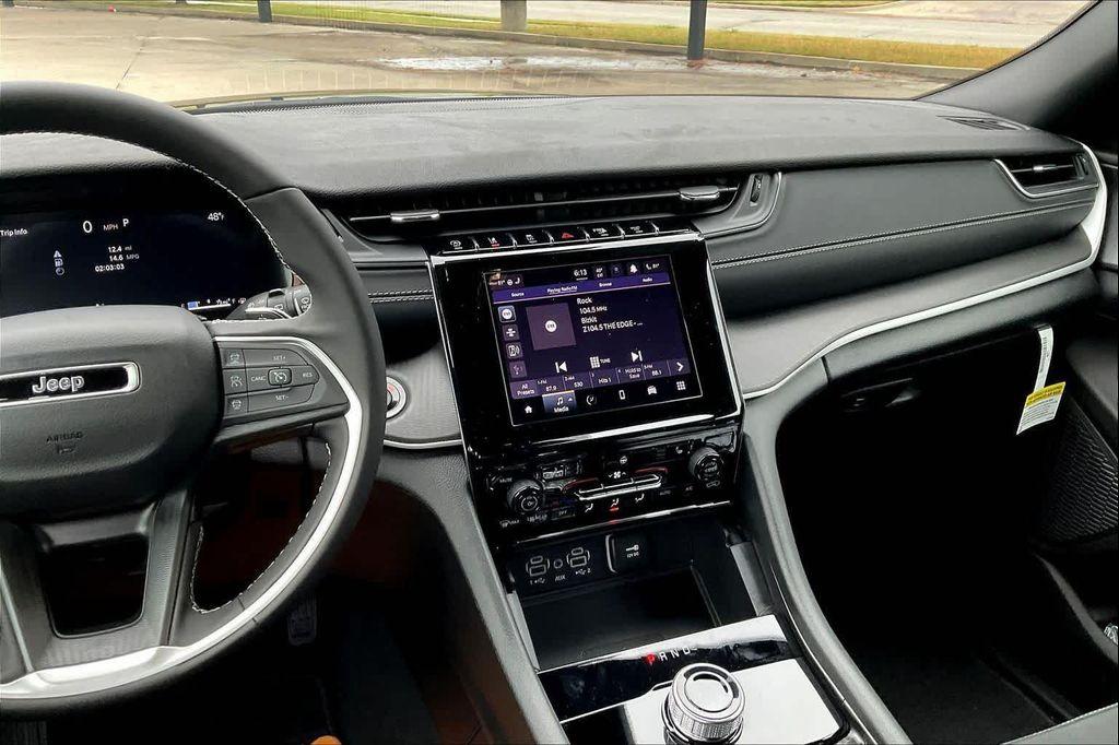 new 2025 Jeep Grand Cherokee car, priced at $33,920