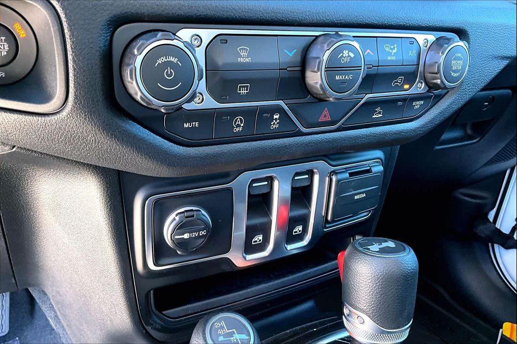 new 2026 Jeep Wrangler car, priced at $38,920