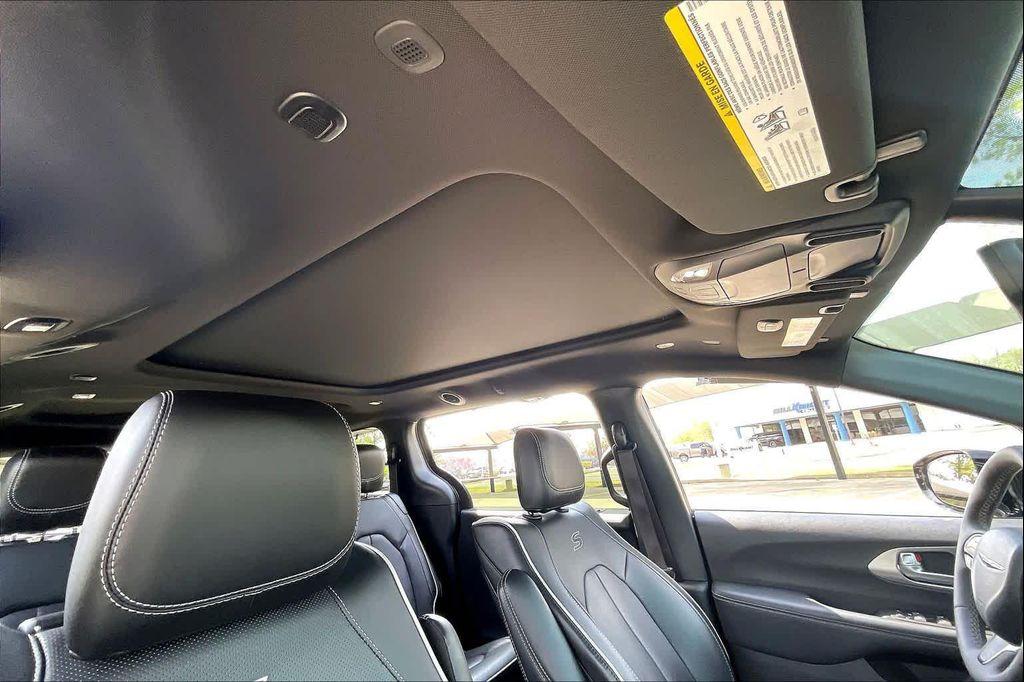 used 2023 Chrysler Pacifica car, priced at $36,999