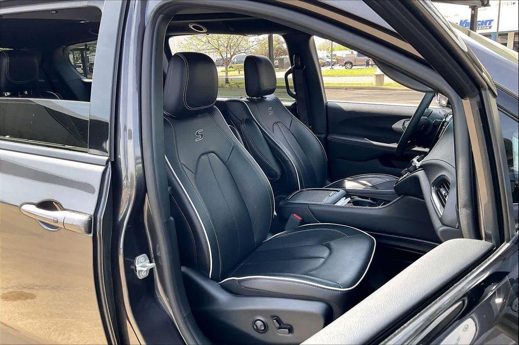 used 2023 Chrysler Pacifica car, priced at $36,999