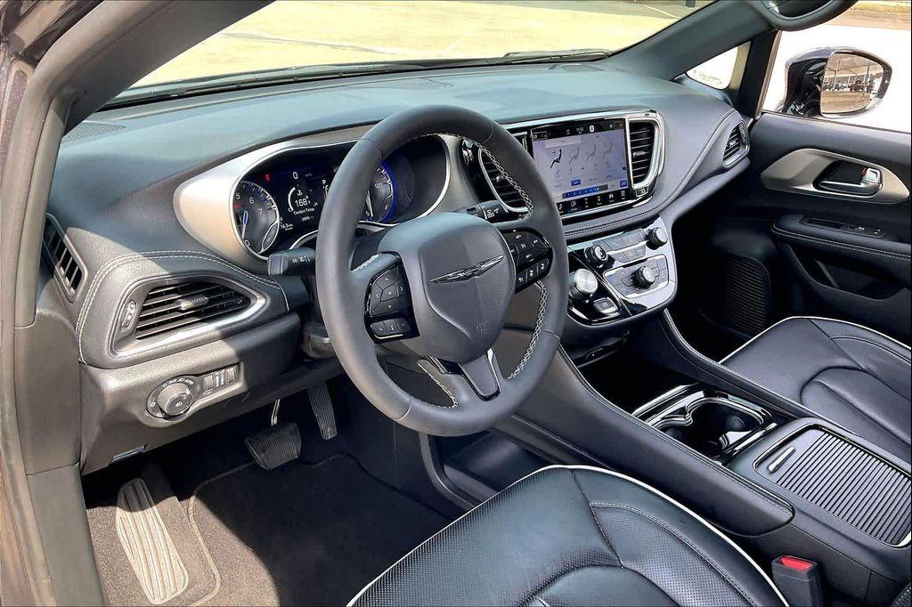used 2023 Chrysler Pacifica car, priced at $36,999