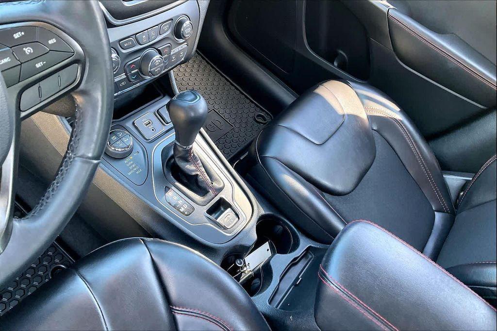 used 2019 Jeep Cherokee car, priced at $13,999