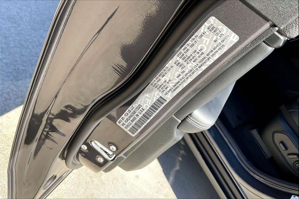 new 2025 Jeep Grand Cherokee car, priced at $43,000