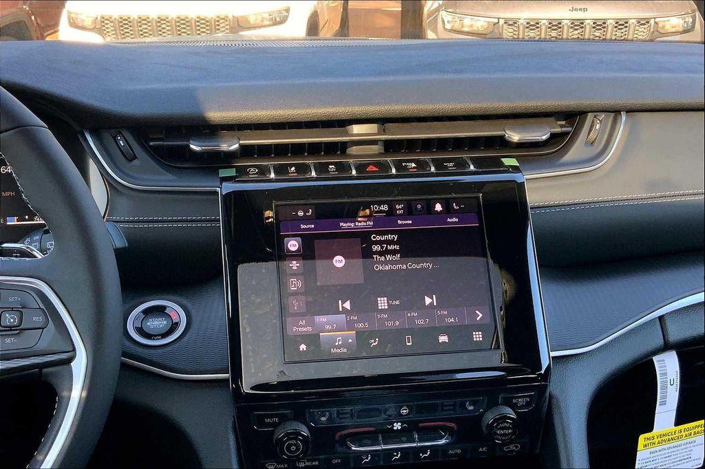 new 2025 Jeep Grand Cherokee car, priced at $41,898