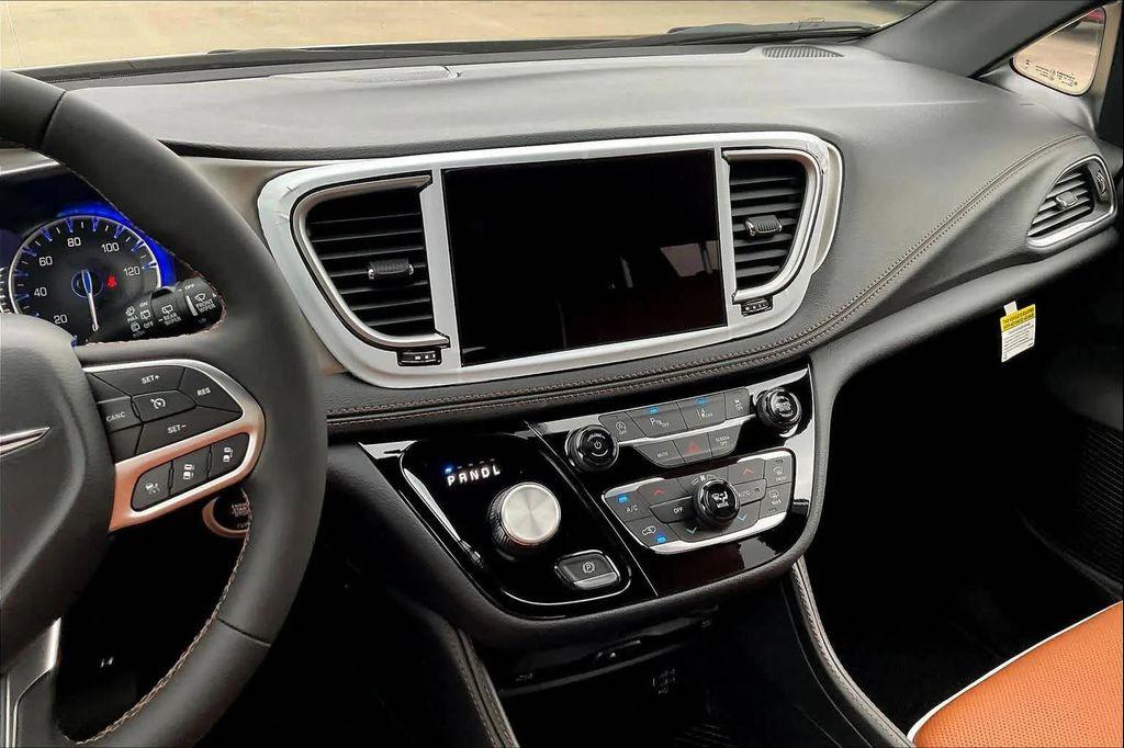new 2026 Chrysler Pacifica car