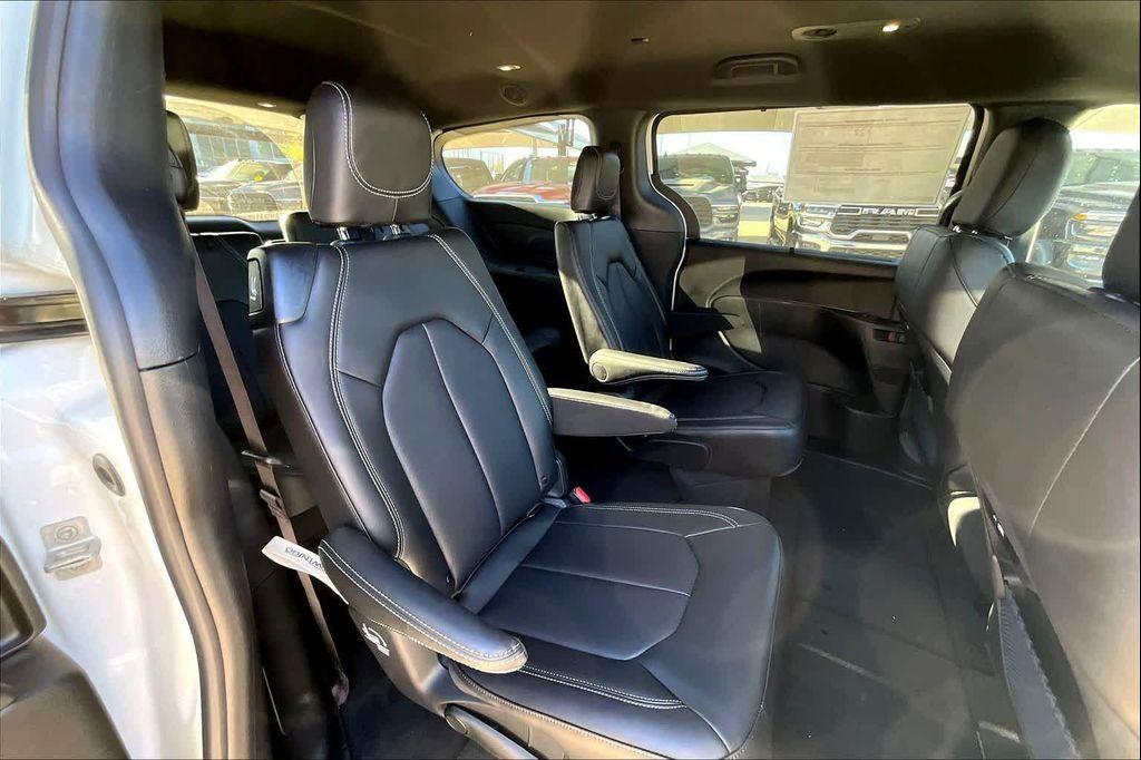 new 2026 Chrysler Pacifica car, priced at $40,065