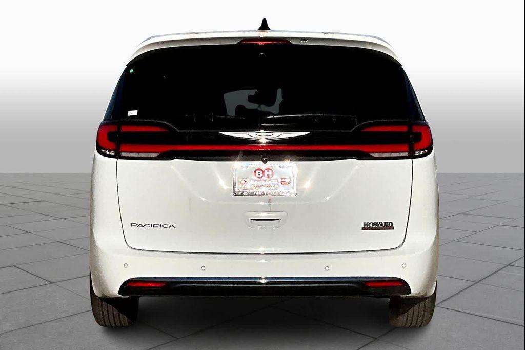 new 2026 Chrysler Pacifica car, priced at $40,065