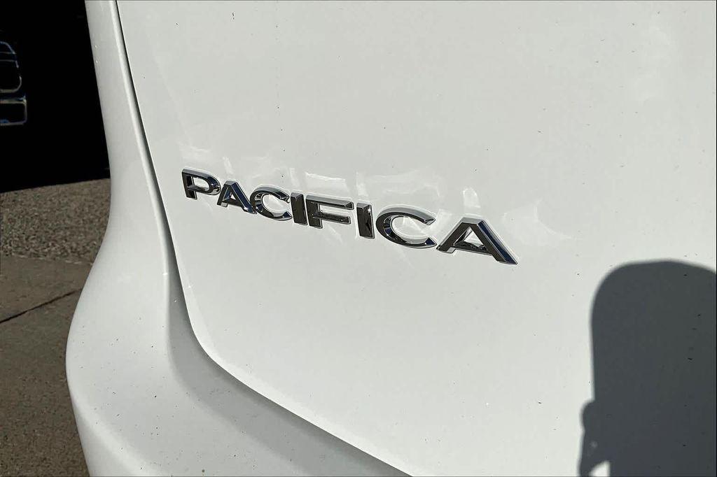 new 2026 Chrysler Pacifica car, priced at $40,065