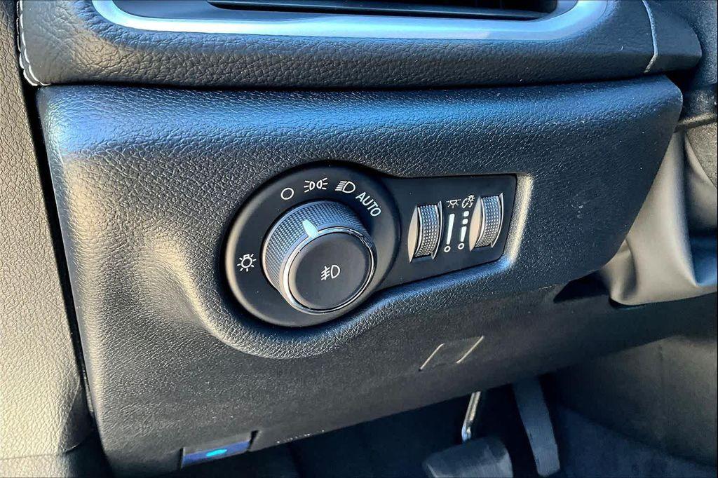 new 2026 Chrysler Pacifica car, priced at $40,065