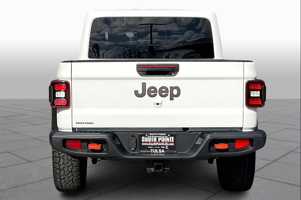 new 2026 Jeep Gladiator car, priced at $57,999