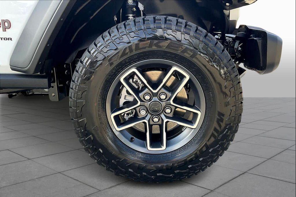 new 2026 Jeep Gladiator car, priced at $57,999